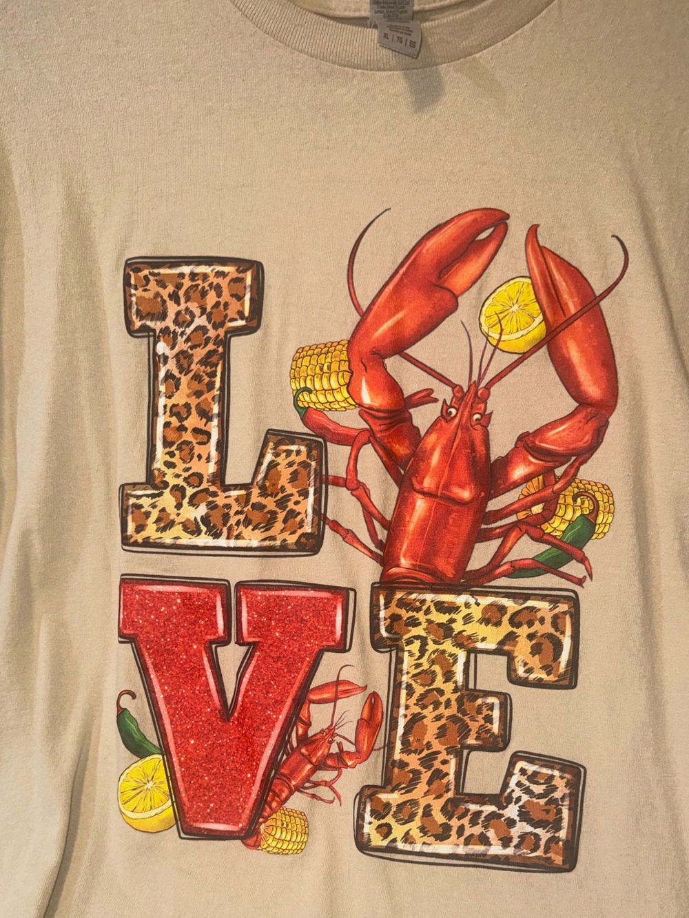 Gildan Cream Tee with Red Lobster Graphic